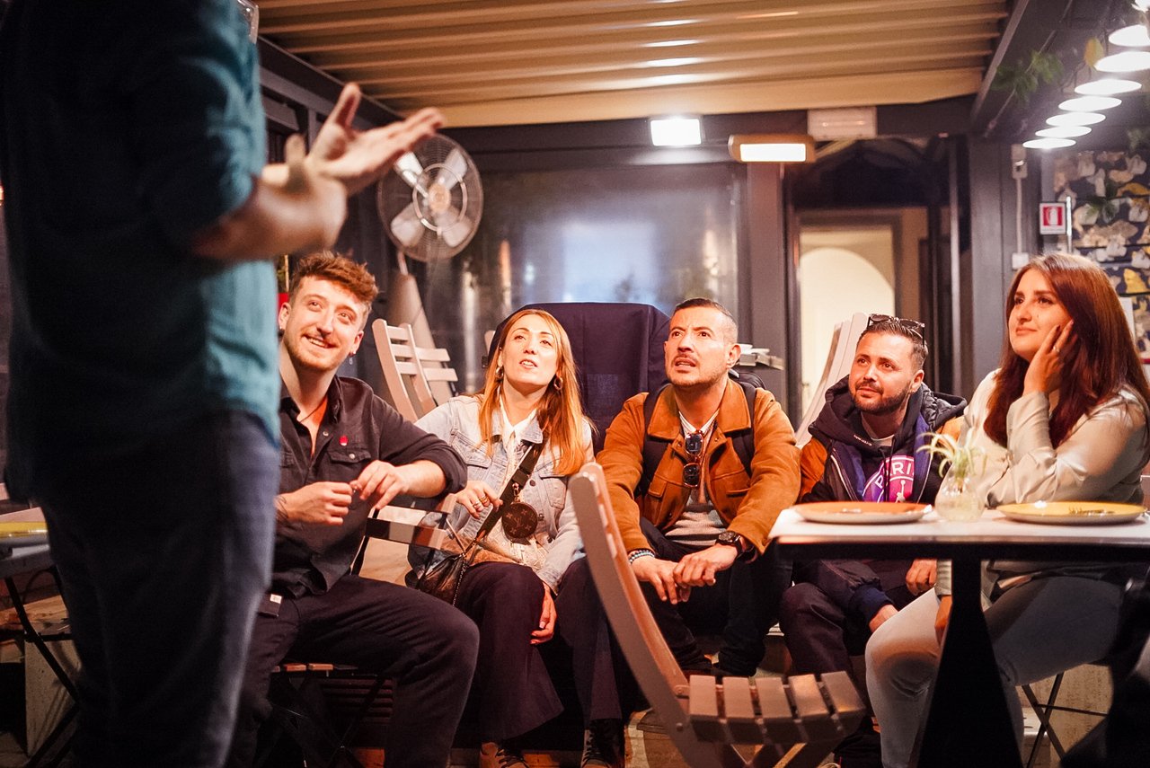 Drunken History Rome walking tour group